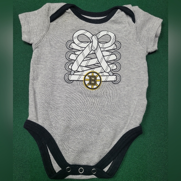 Boston Bruins onsie EUC. - Picture 1 of 2